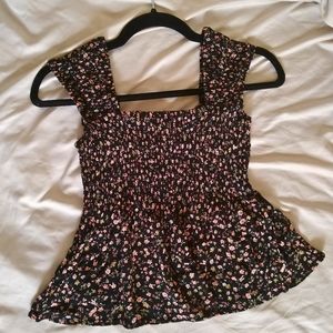 Off-Shoulder Ruffle Top w/ Tiny Flower Pattern | Ultra Flirt brand, size M